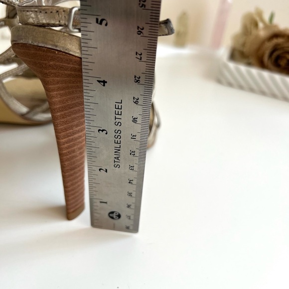 Carlos Santana Gold Gladiator Battle Sandals - Picture 2 of 8